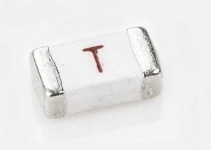 De hoge Toevloedstroom weerstaat de Pauzeoppervlakte van de Tijdvertraging opzet Chip Ceramic Fuses 12H1500D 32V 1206 Sb 5A
