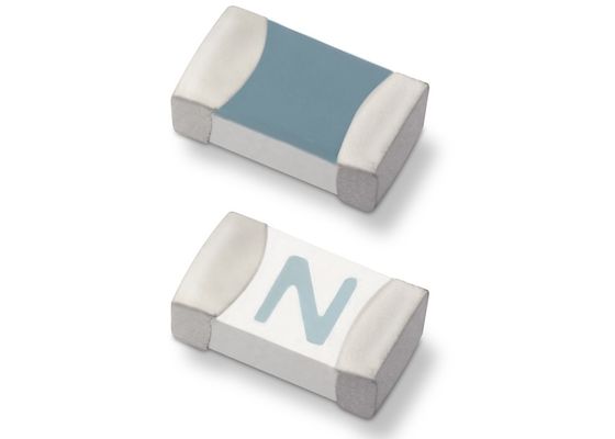 De hoge Toevloedstroom weerstaat de Pauzeoppervlakte van de Tijdvertraging opzet Chip Ceramic Fuses 12H1500D 32V 1206 Sb 5A